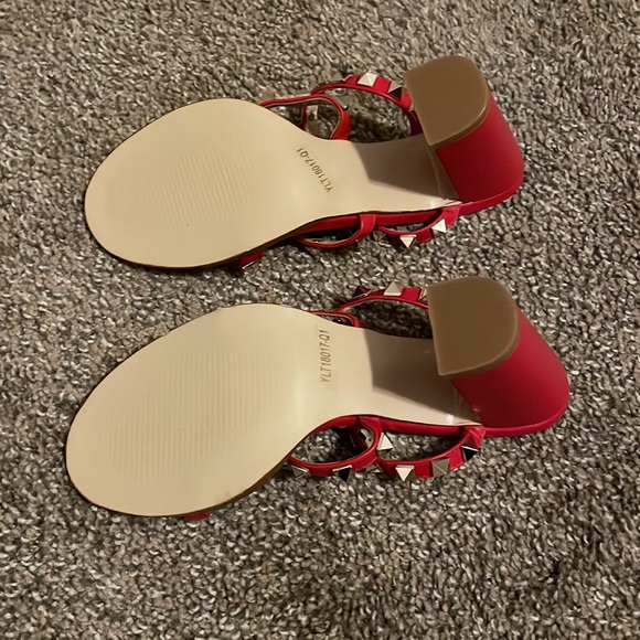 Red Sandals - Picture 3 of 4